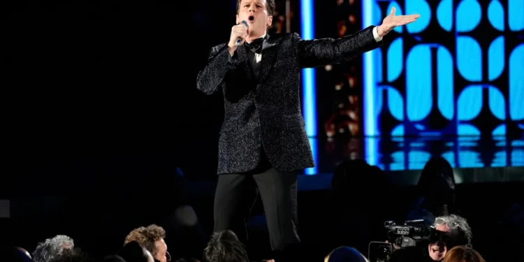Keanu Reeves seemed pumped to be a small part of Jonathan Groff’s Tony Awards performance