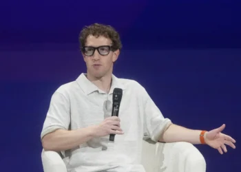 Mark Zuckerberg is reportedly recruiting a team to build a ‘superintelligence’