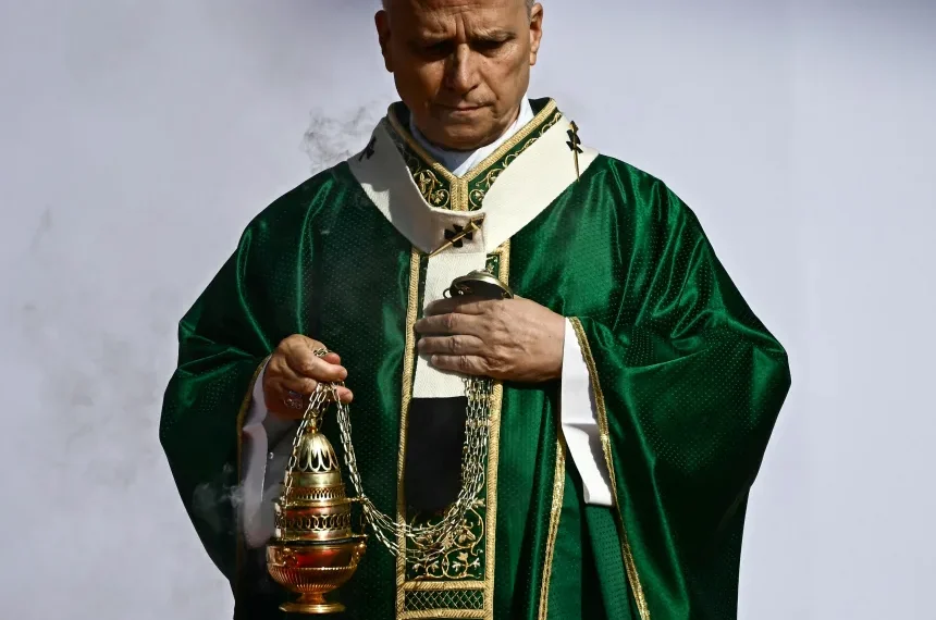 Faith, flags and deep-dish pizza: Pope Leo shows Gen Z appeal as a million young people turn out in Rome