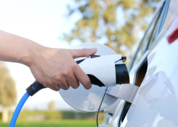 Electric vehicle owners could earn thousands by supporting power grid