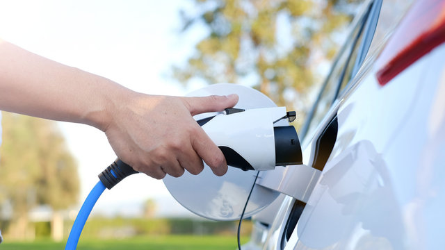 Electric vehicle owners could earn thousands by supporting power grid
