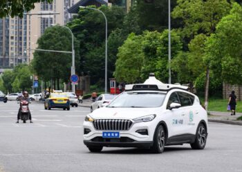 Mass robotaxi malfunctions questions safety with self-driving vehicles in China