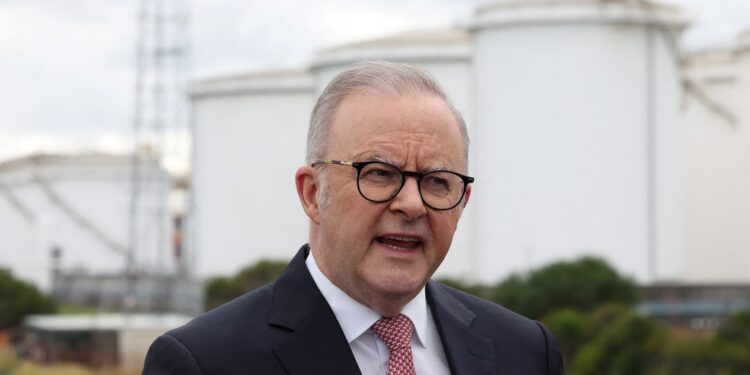 Australia plans one billion litre national fuel stockpile