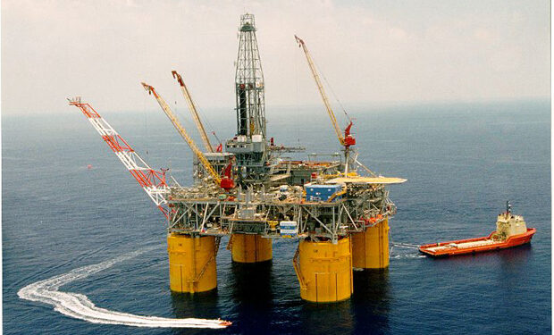 EU chief advocates end to new oil & gas drilling