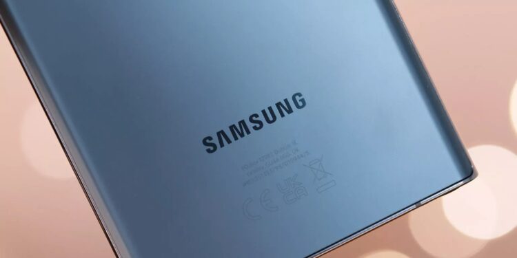 Samsung retakes top spot as global smartphone shipments rise in Q1