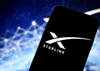 Starlink goes mobile, connects smartphones without antenna