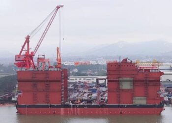 China unveils largest semi-submersible crane, Sihang Yongsheng