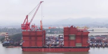 China unveils largest semi-submersible crane, Sihang Yongsheng