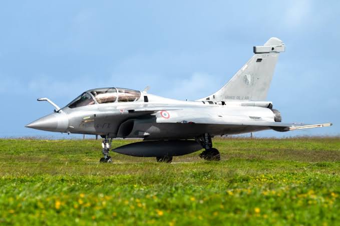 France to arm Ukraine with 16 Rafale jets and missile licenses