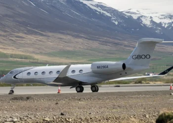 G800 business jet flies on 100% SAF to study climate-warming contrail emissions