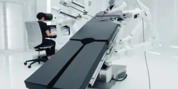 Medtronic adds real-time AI to its Hugo robot
