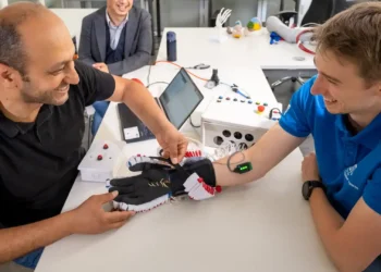 Researchers develop smart robotic glove to restore movement, touch in paralysis patients