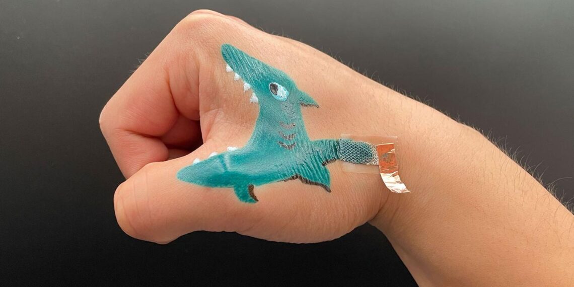 Scientists invent painted e-tattoos that could turn to monitoring electrocode