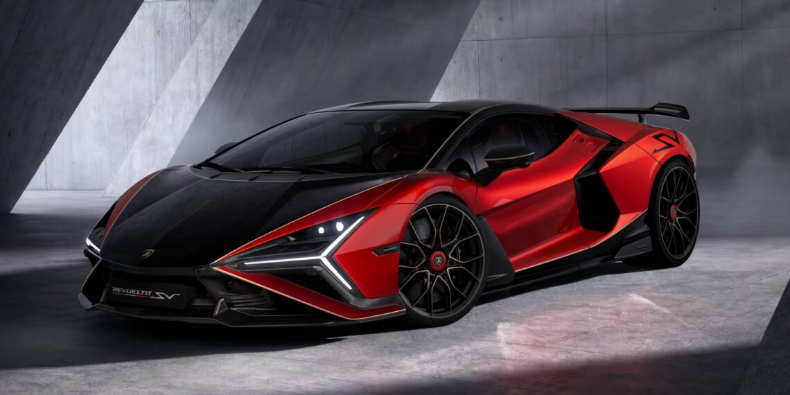 Lamborghini unveils Revuelto SV
